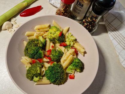 Penne mit Broccoli und Chili