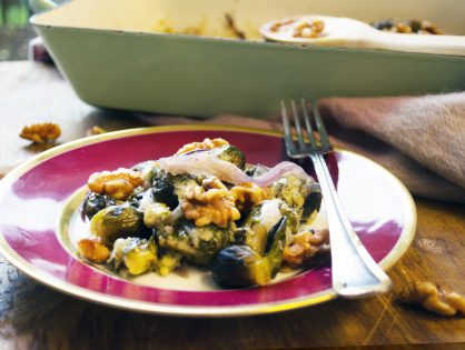 Sprossenkohl aus dem Ofen mit Gorgonzola und karamellisierten Walnüssen