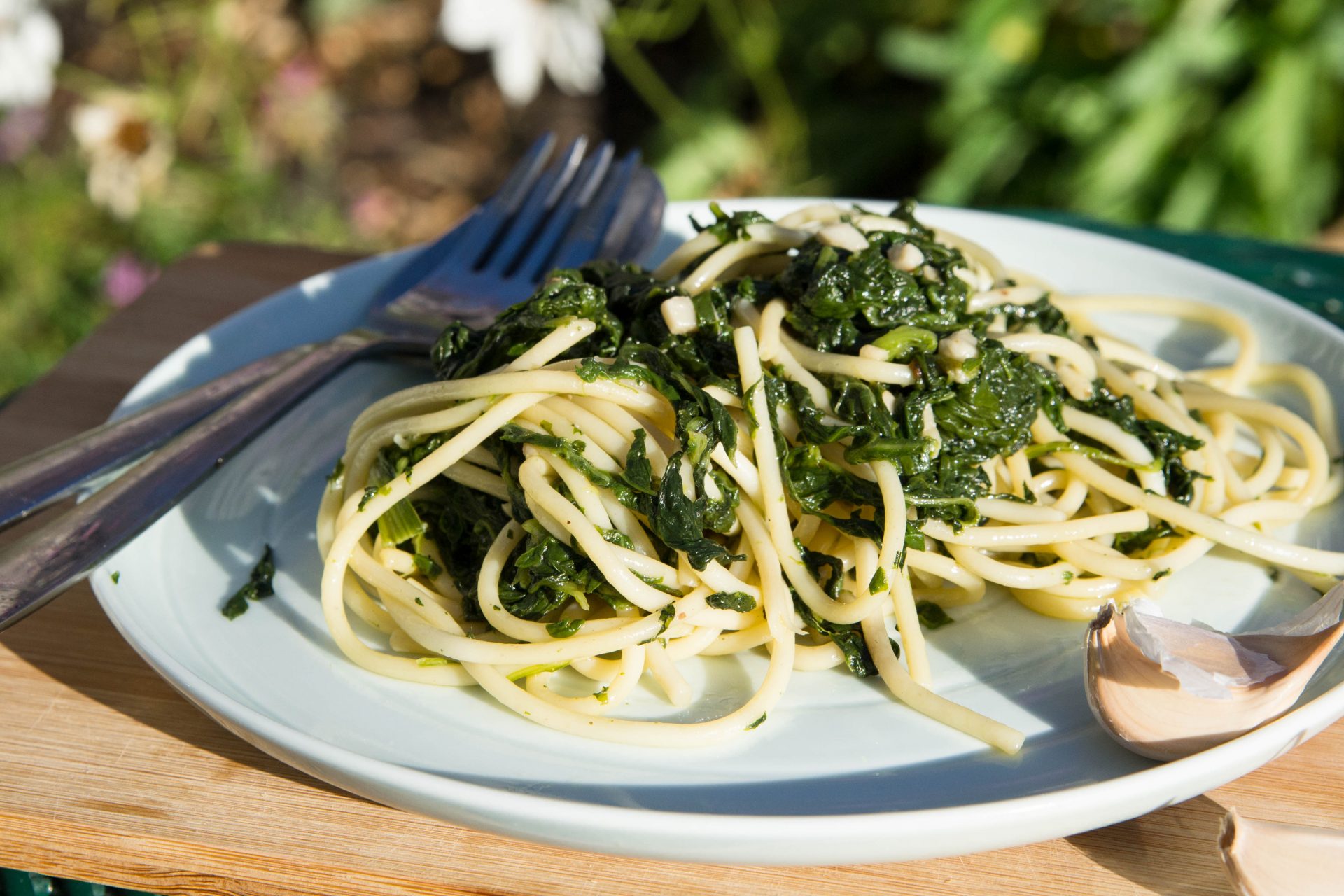 Spaghetti Aglio e Olio mit Blattspinat