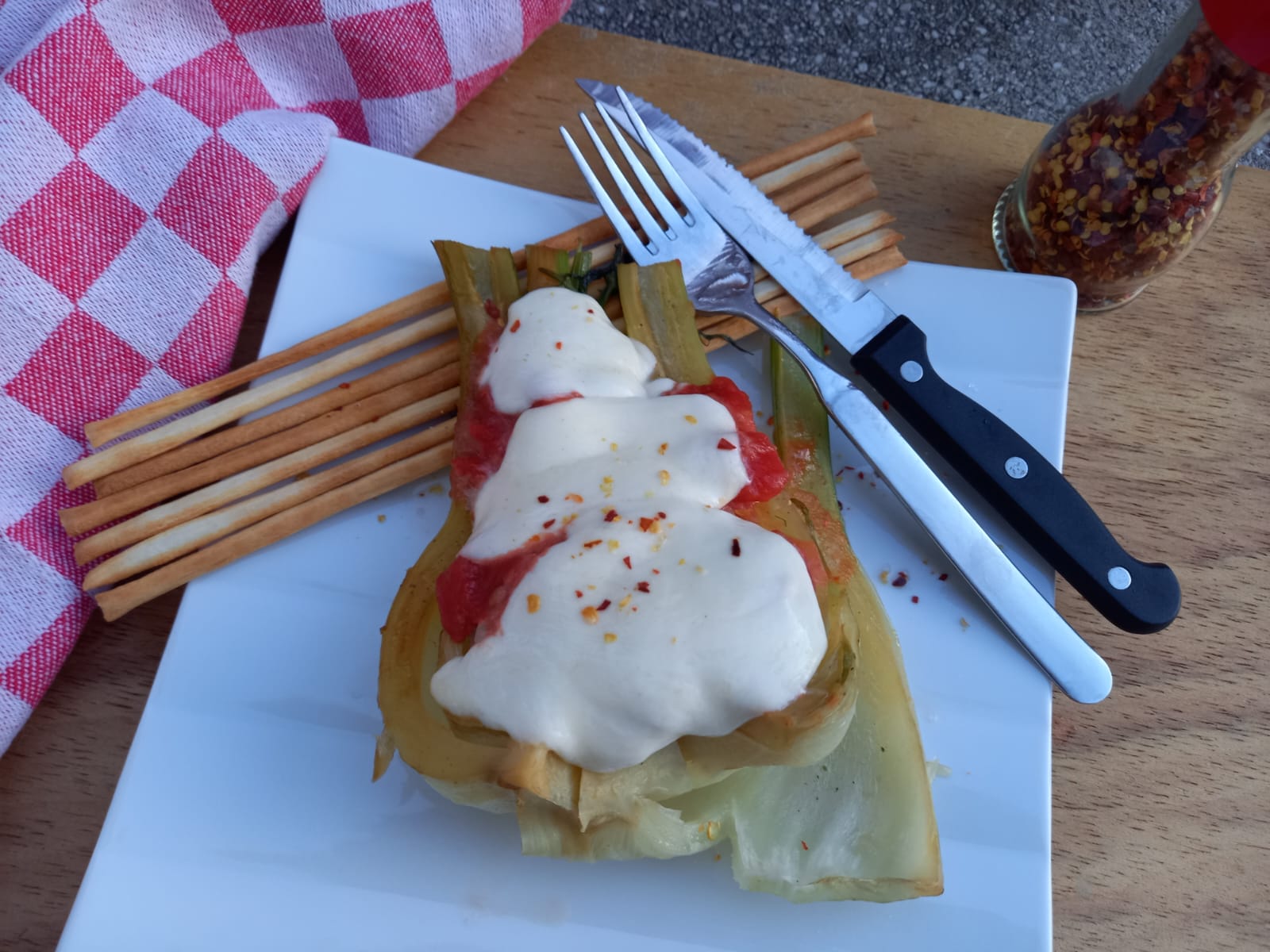 Überbackener Fenchel mit Tomaten und Mozzarella