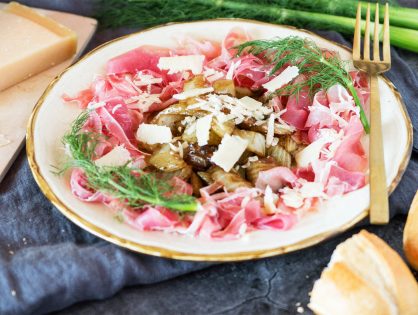 Karamellisierter Fenchel zu Parmaschinken, Parmesan und Weißbrot