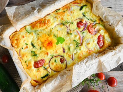 Zucchini-Tomaten-Frittata mit Feta aus dem Ofen