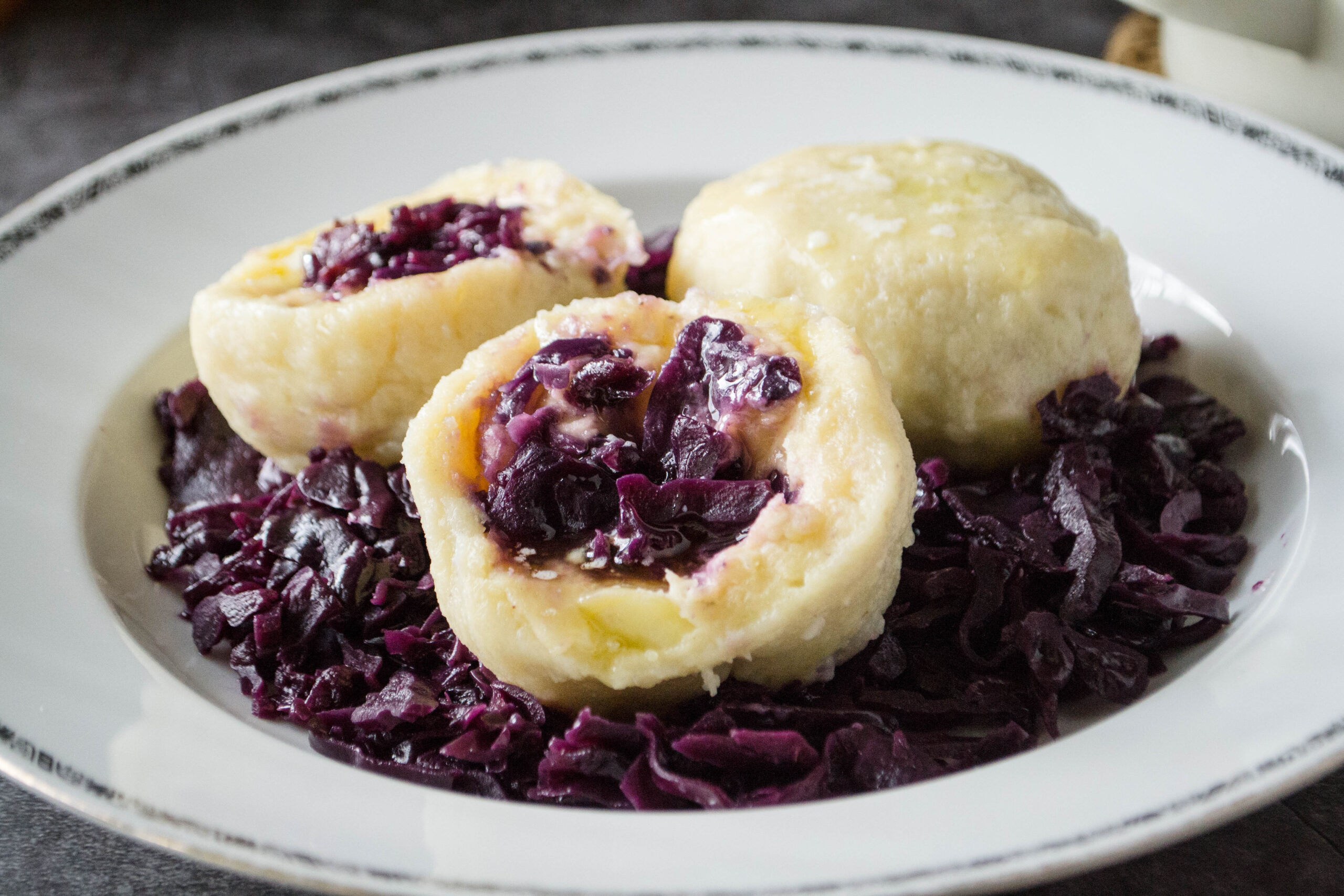 Kartoffelknödel mit  Blaukrautfülle
