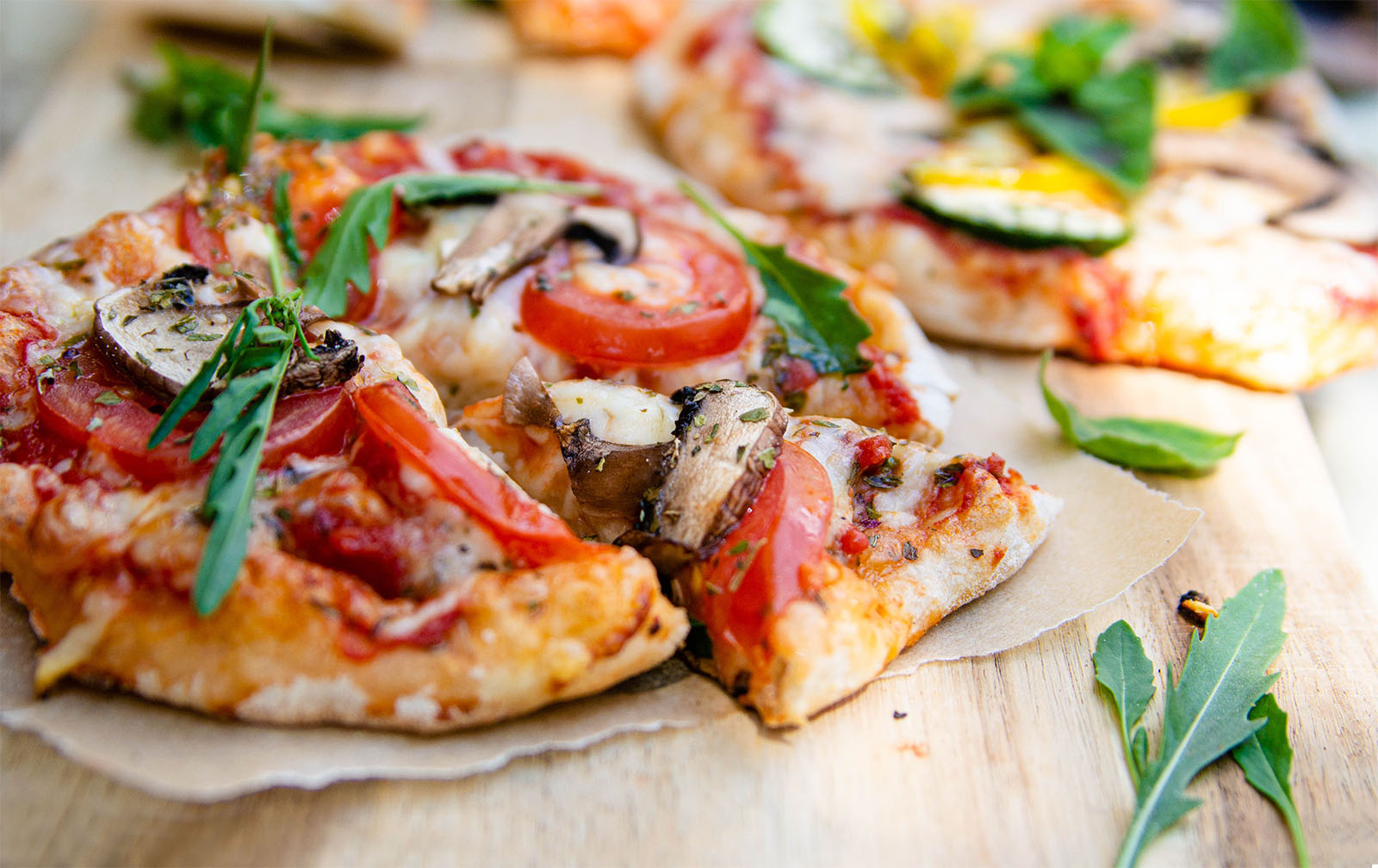 Pizza vom Grill (Mini-Gemüse-Pizzen)