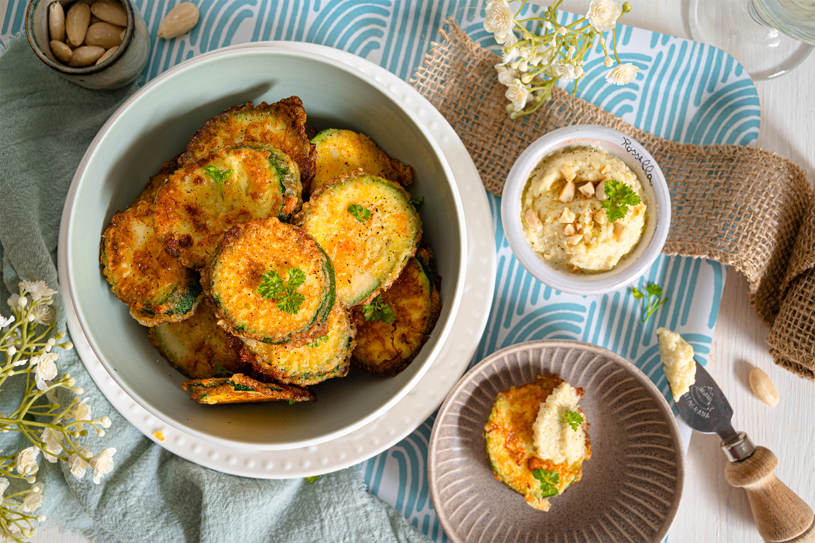 Gebackene Zucchinischeiben mit Mandel-Dip