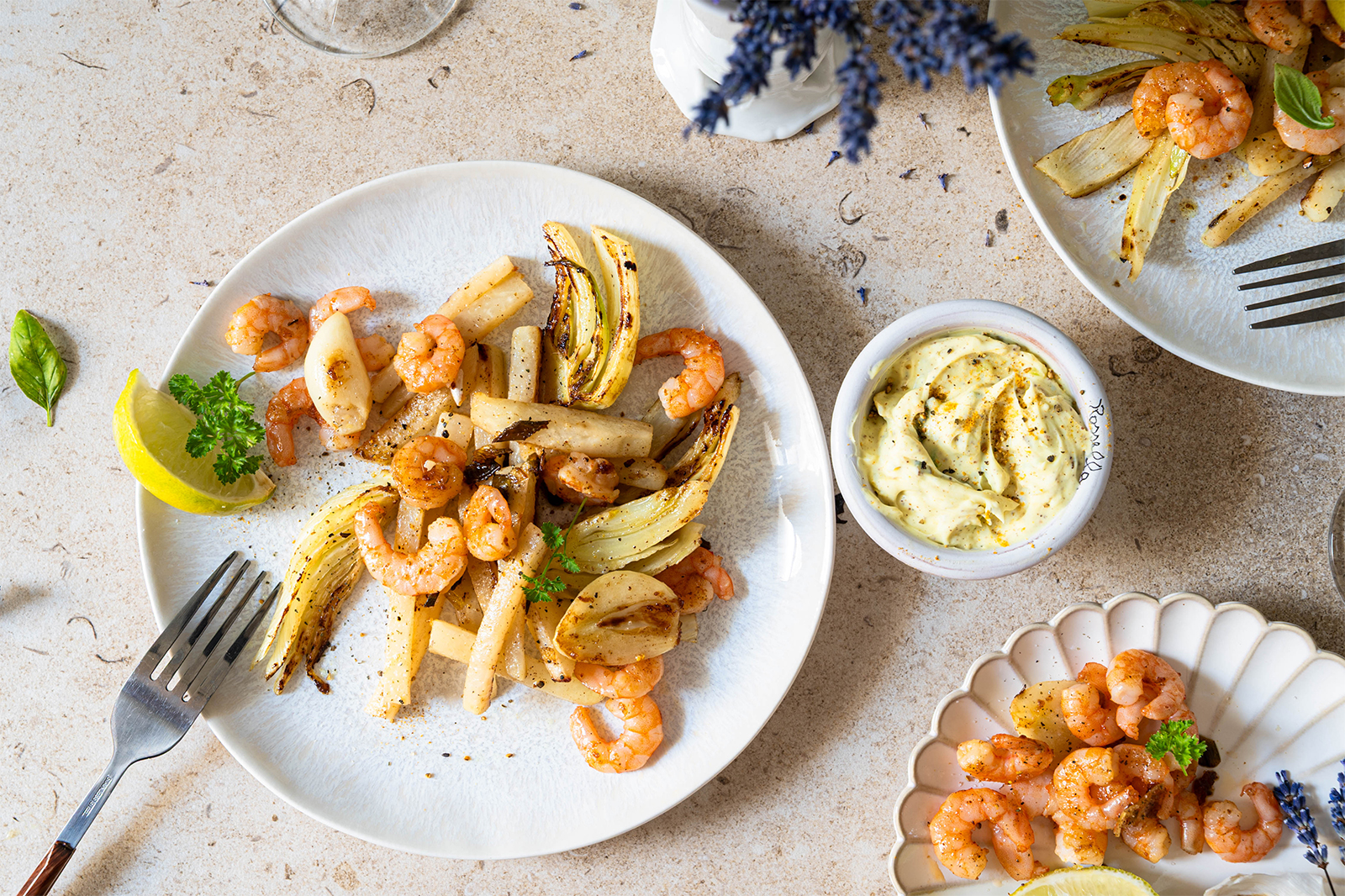 Fenchel-Kohlrabi-Gemüse mit Shrimps und Curry-Butter